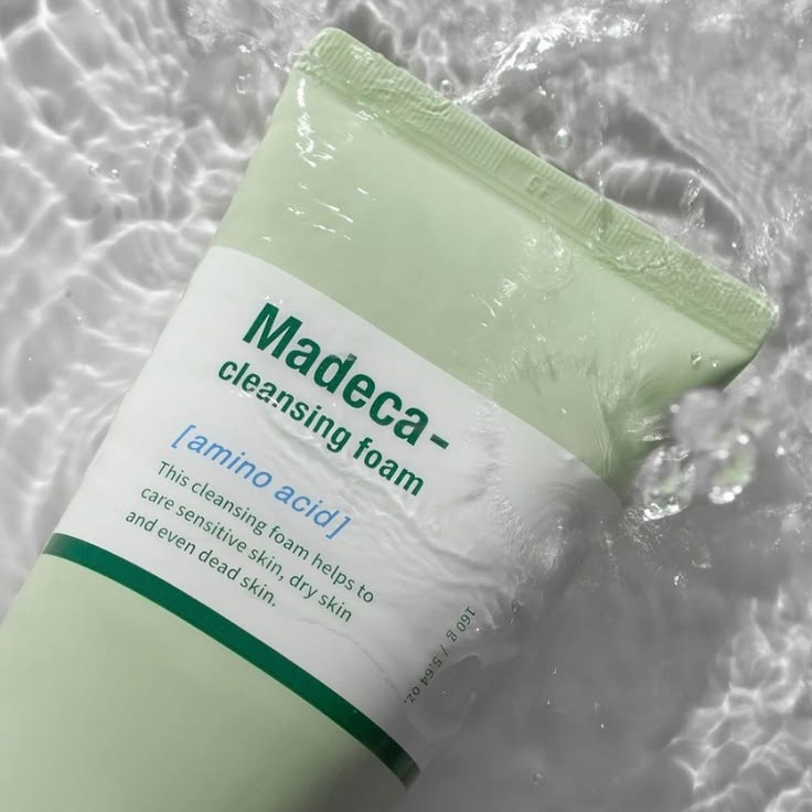Centellian24 Madeca Cleansing Foam textura
