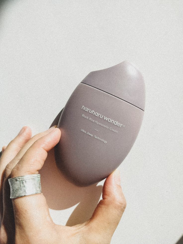 Haruharu Wonder Black Rice Hyaluronic Cream - lifestyle