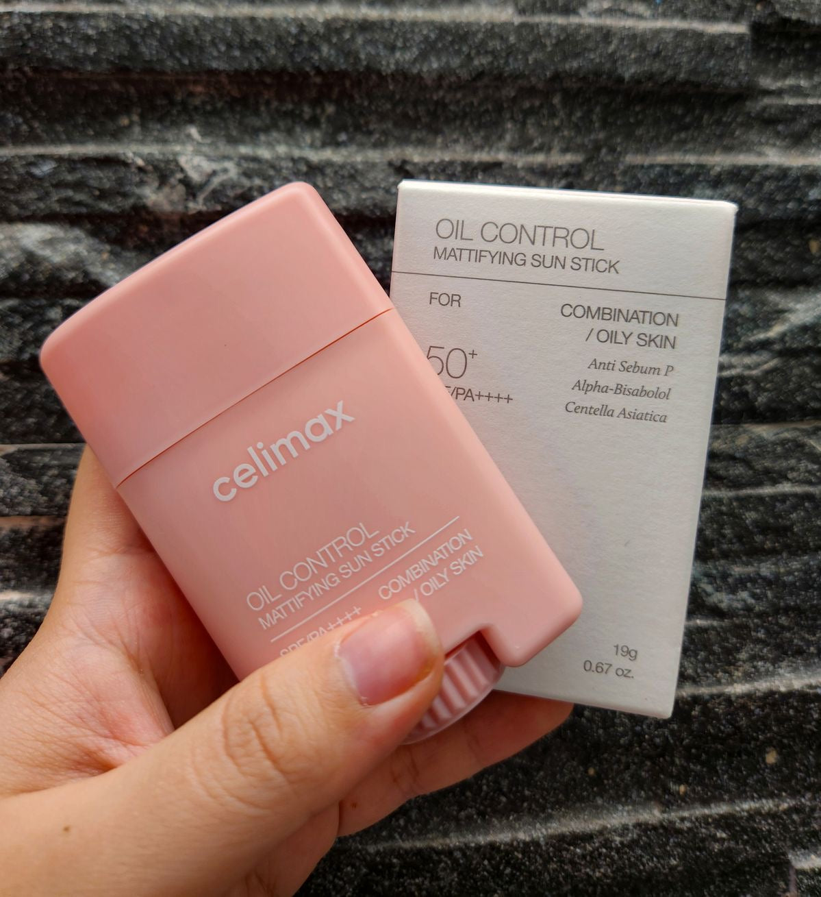 Celimax Oil Control Mattifying Sun Stick - presentación con caja