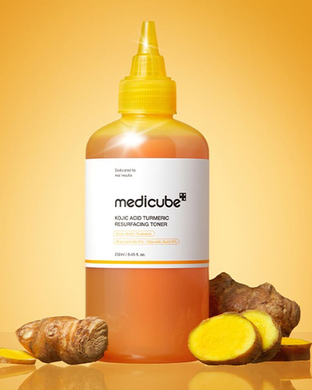 Medicube Kojic Acid Turmeric Resurfacing Toner - con ingredientes naturales