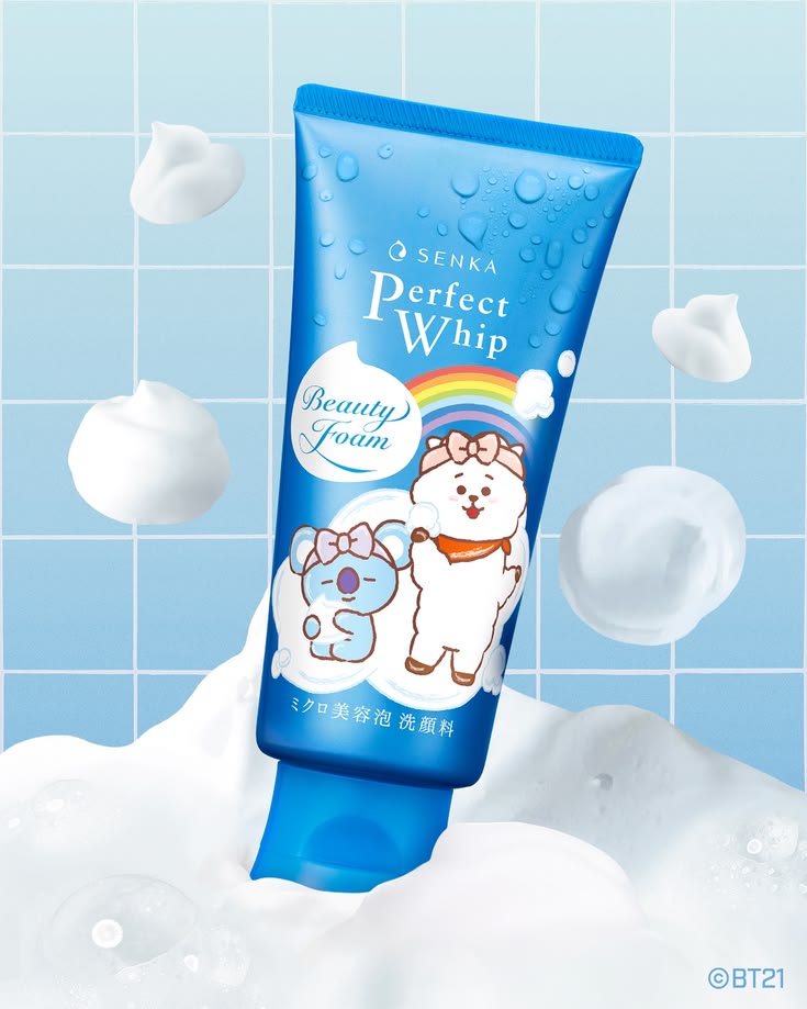 Senka Perfect Whip Beauty Foam BT21 - tubo azul con KOYA y RJ fondo azul