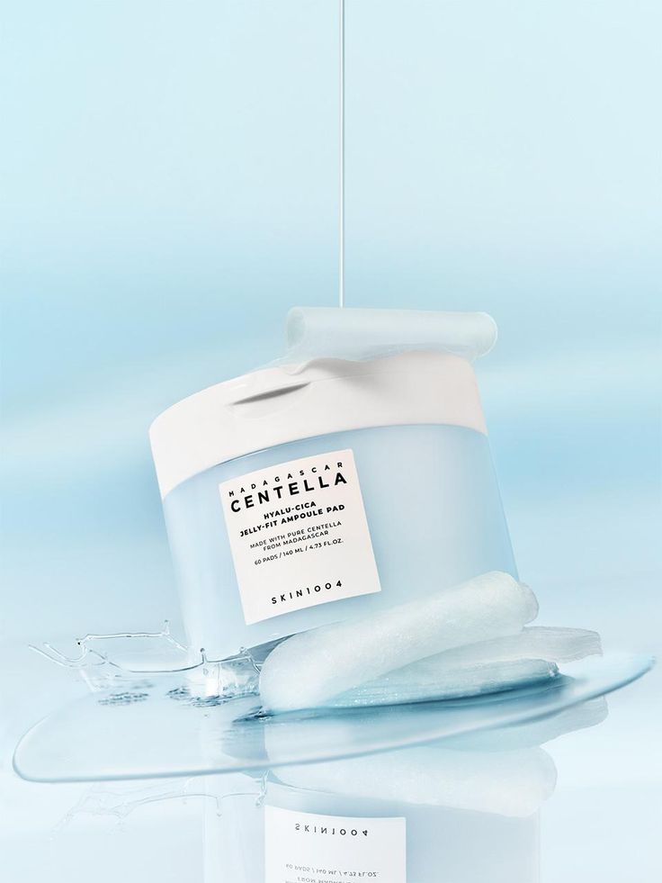 SKIN1004 Hyalu-Cica Jelly-Fit Ampoule Pad - textura jelly vertiéndose