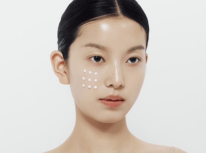 SKIN1004 Madagascar Centella PDRN 1.5% Cream - modelo aplicando